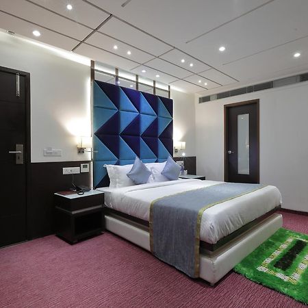 Hotel Pragati The Grand Amhedabad Dış mekan fotoğraf