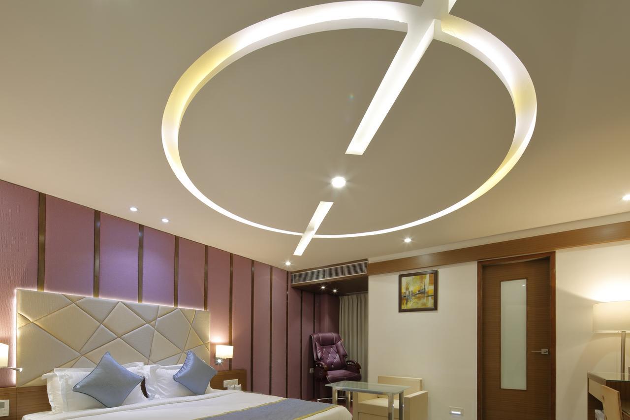 Hotel Pragati The Grand Amhedabad Dış mekan fotoğraf