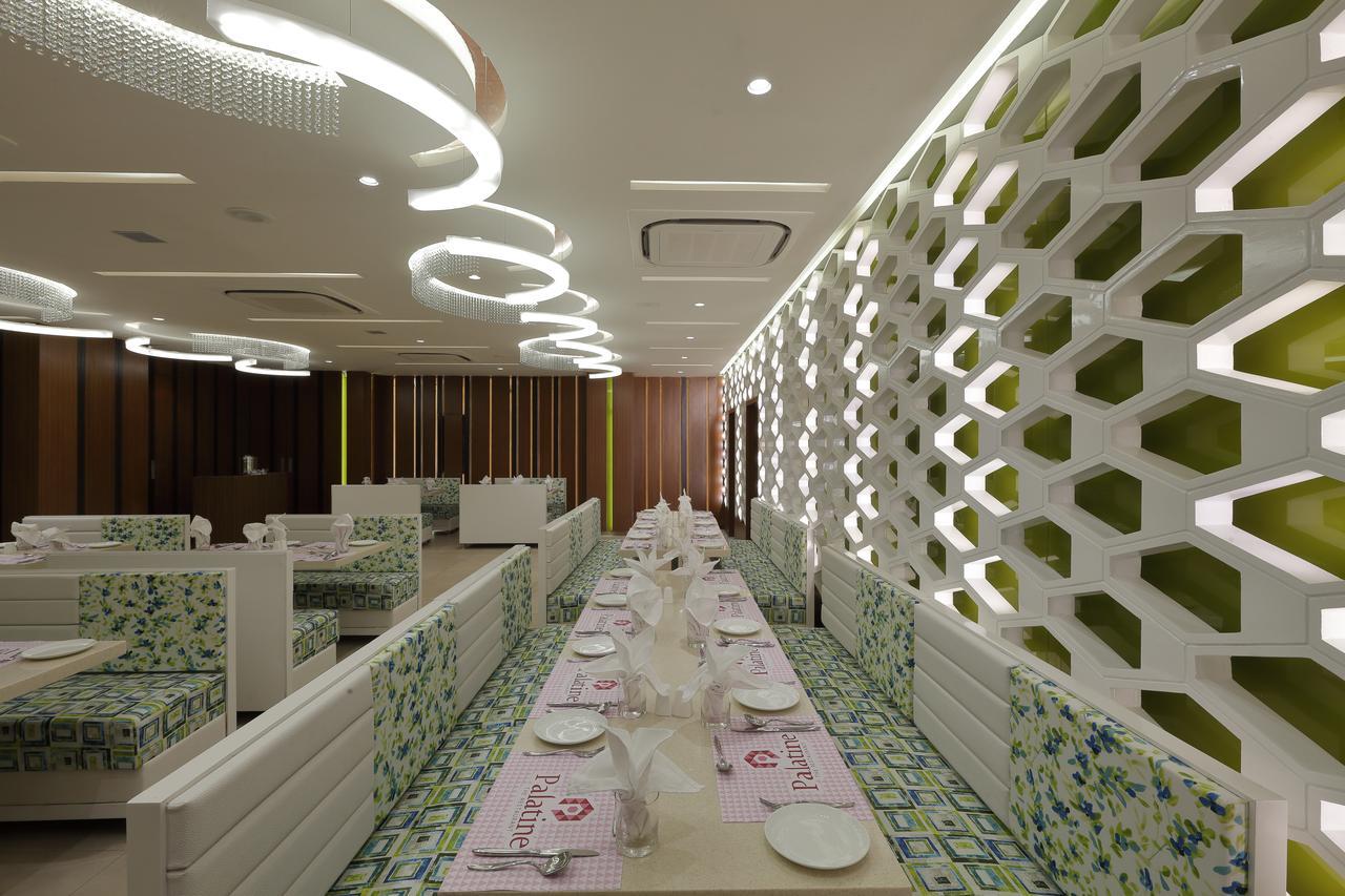 Hotel Pragati The Grand Amhedabad Dış mekan fotoğraf