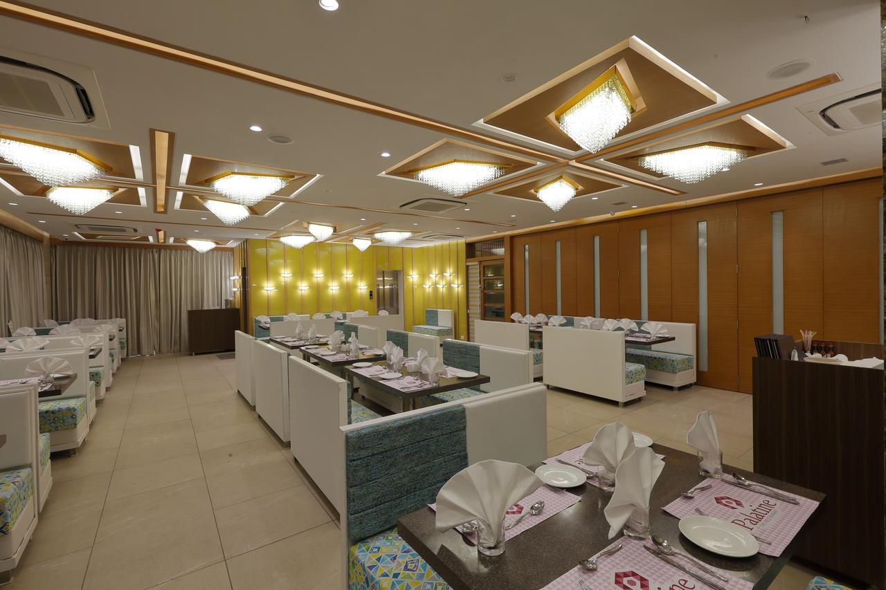 Hotel Pragati The Grand Amhedabad Dış mekan fotoğraf