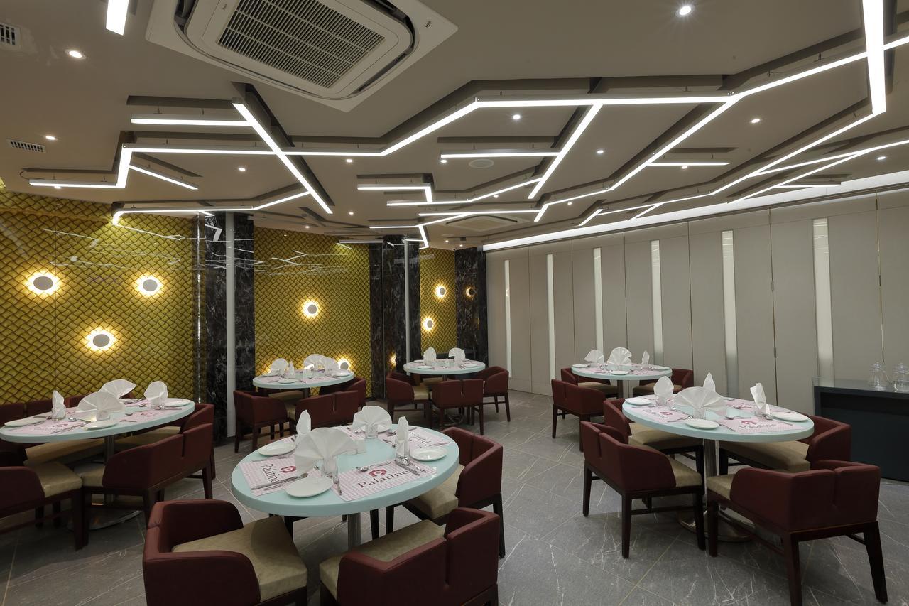 Hotel Pragati The Grand Amhedabad Dış mekan fotoğraf
