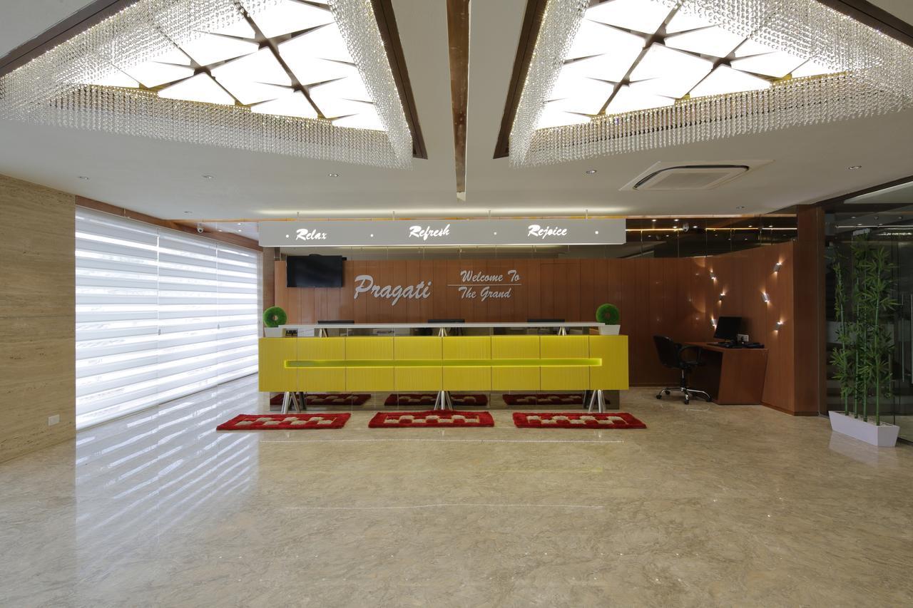 Hotel Pragati The Grand Amhedabad Dış mekan fotoğraf