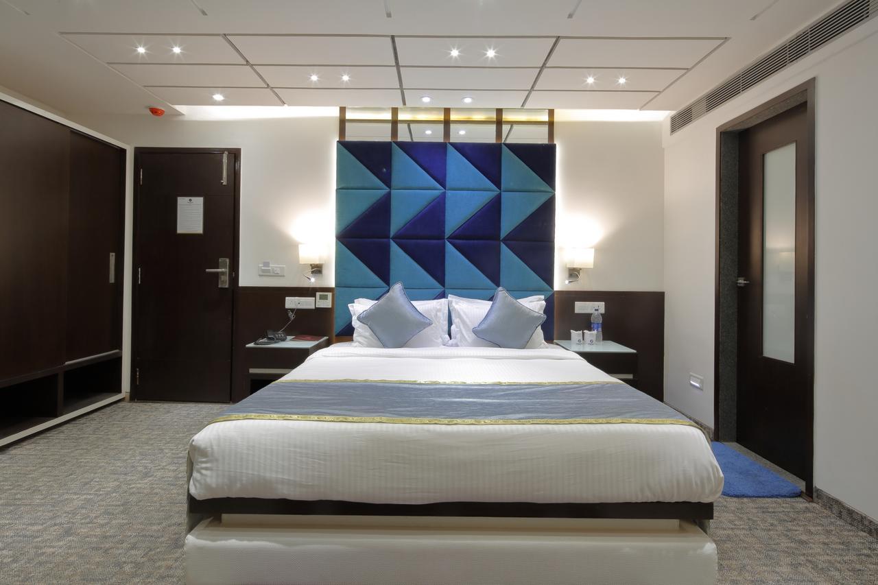 Hotel Pragati The Grand Amhedabad Dış mekan fotoğraf