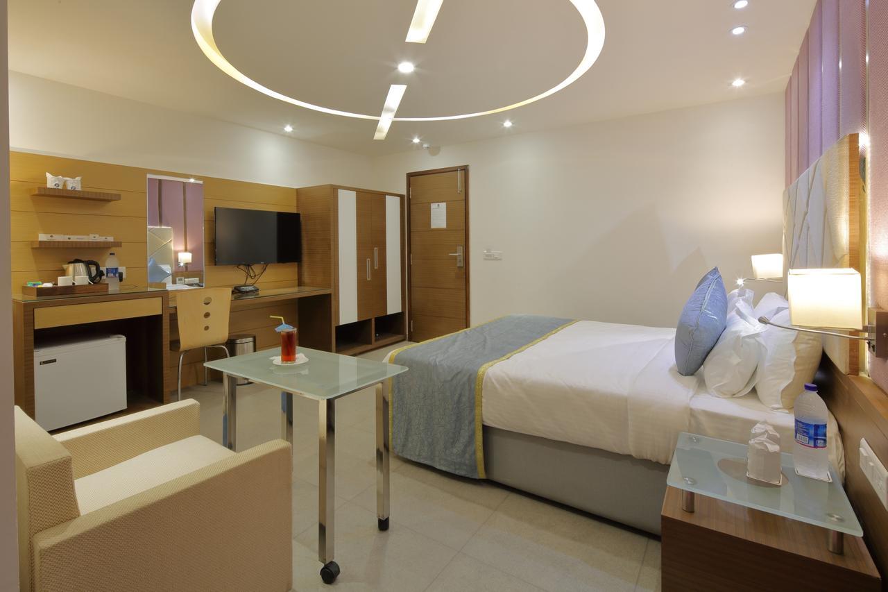Hotel Pragati The Grand Amhedabad Dış mekan fotoğraf