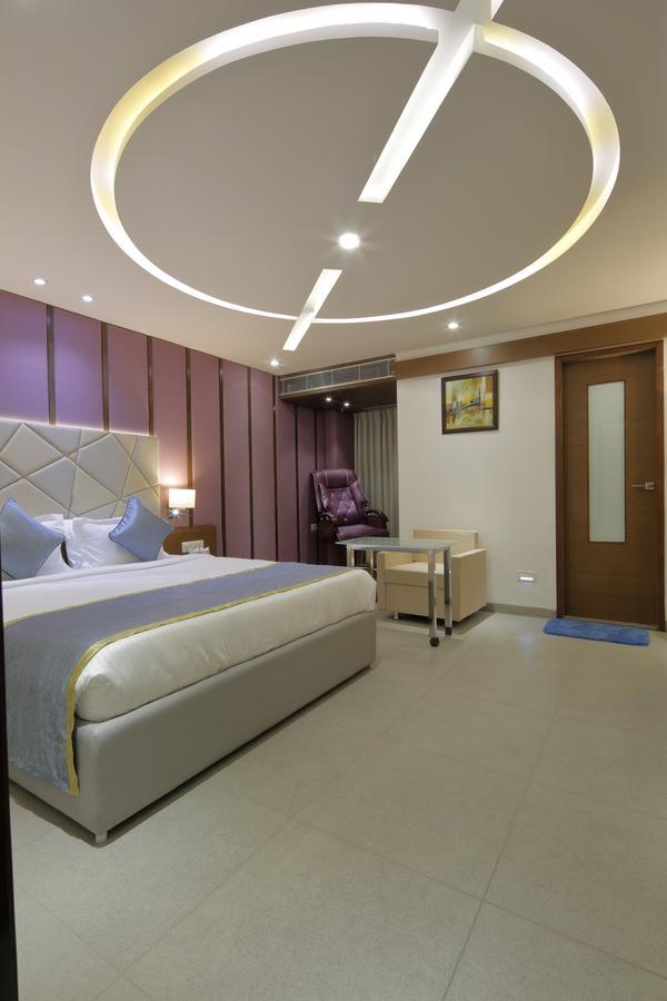 Hotel Pragati The Grand Amhedabad Dış mekan fotoğraf